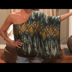 Off the shoulder asymmetrical blouse